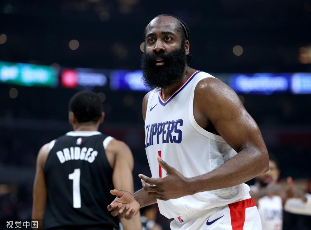 而他在场上 而他在场上